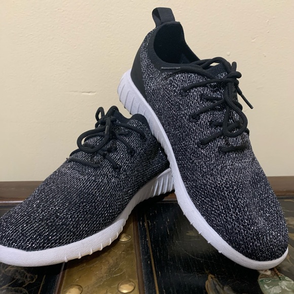 sparkly black tennis shoes